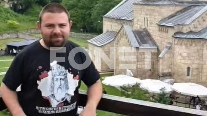 Zaplenjena majica s likom Lazara